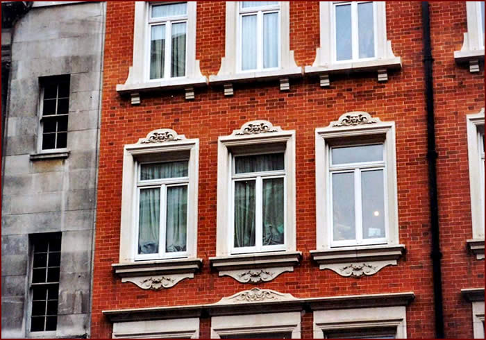 Fortnum & Mason | New Red Rubber gauge brickwork in lime putty mortar | CLICK TO CLOSE